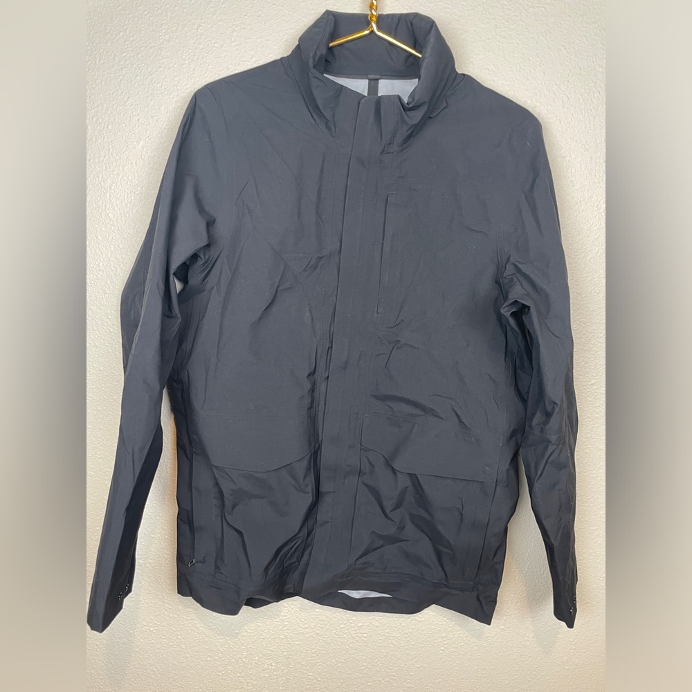 Lululemon Lightweight Packable Running Active Wat… - image 1